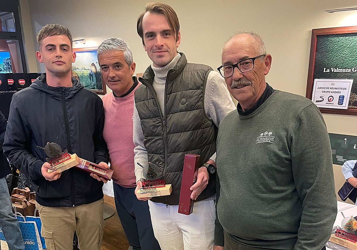 Imagen principal - Éxito total del Torneo de Navidad en La Valmuza Golf, que reparte más de un centenar de regalos